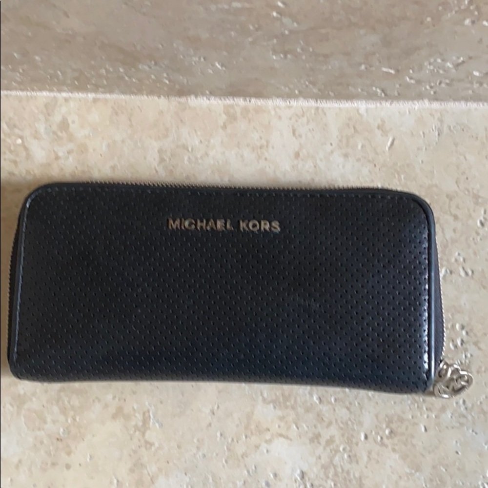 Michael Kors Black leather Zipper Wallet